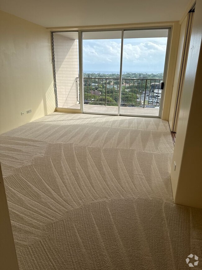 Building Photo - Newly renovated two bedroom Kahala Towers Unit 1304A Rental