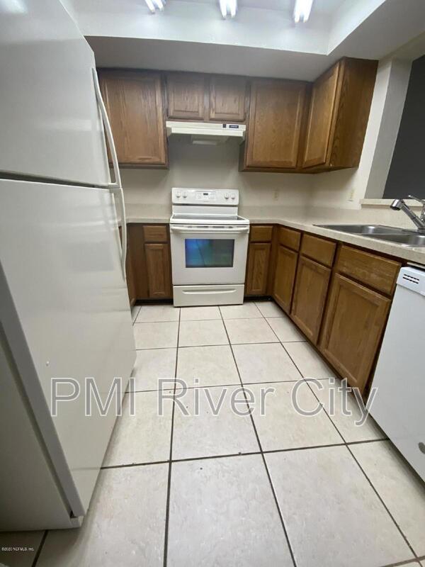 Photo - 2388 Ironstone Dr E