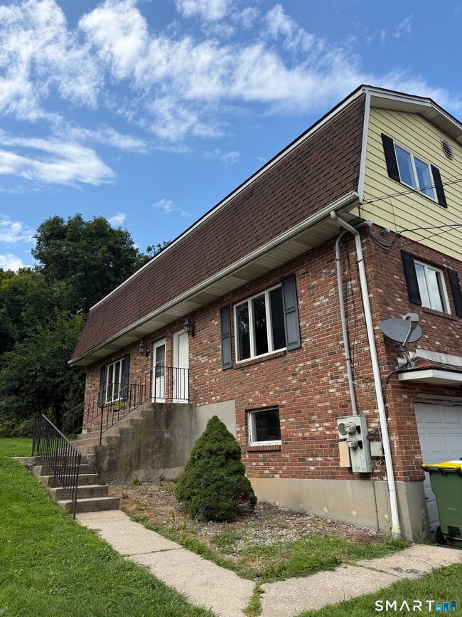 Building Photo - 1474 Highland Ave Unit 1