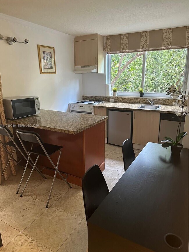 2951 S Bayshore Dr Unit 417