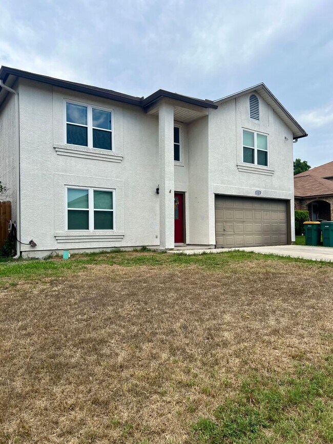 Photo - Large Beautiful 4/2.5 Home