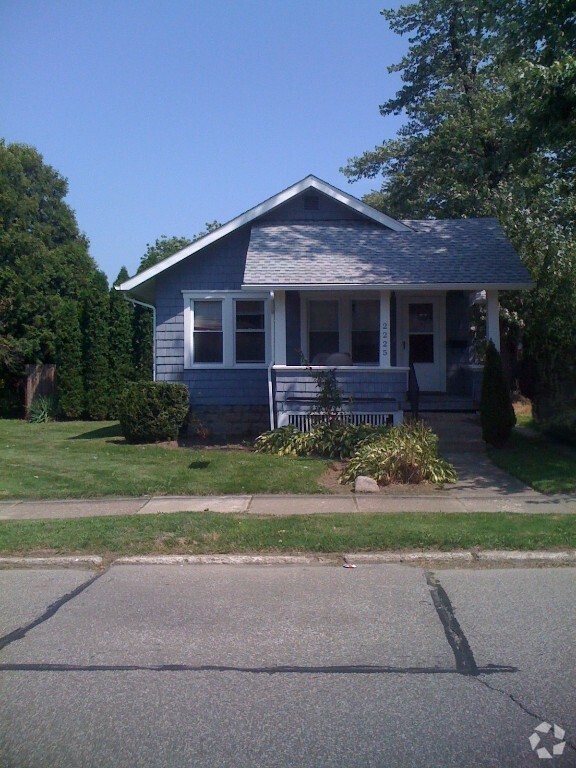 Building Photo - 2225 Bird Dr Rental