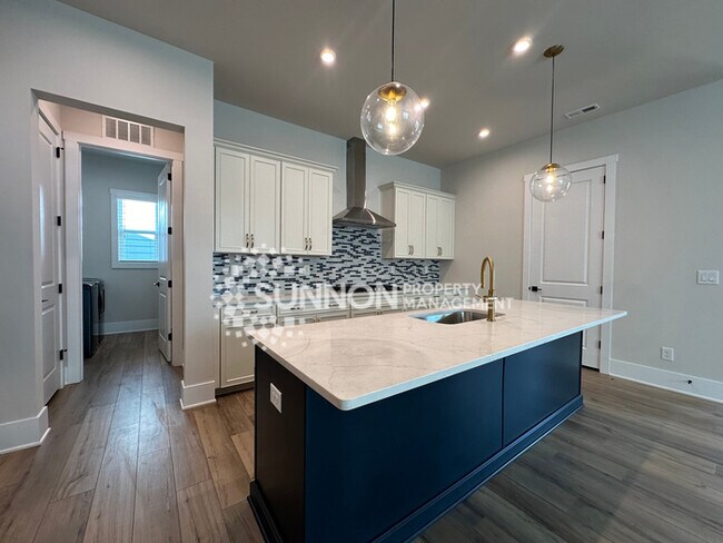 Photo - 4 Bedroom 3 Bathroom in Griffith Lakes