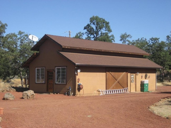 Office/Reception - Burney Mountain Guest Ranch Apartments