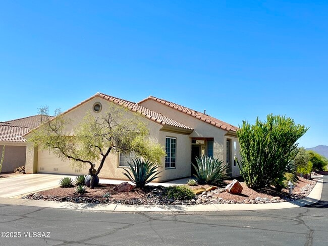 Building Photo - 13045 N Burrobush Loop
