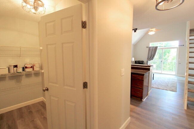 Photo - 1348 Hunters Rd