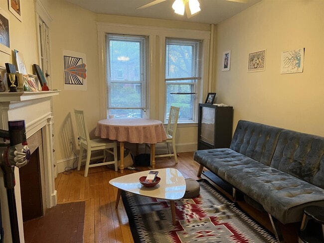 Photo - 325 Harvard St Unidad 2