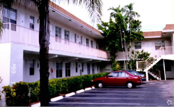 Photo - Hideaway Apartments