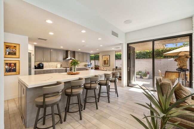 Photo - 76 Princeton Dr