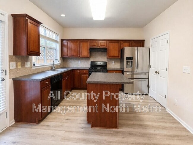 Photo - 1006 Whittington Way