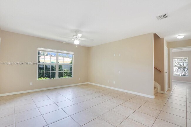 Photo - 3812 Dove Landing Rd Unidad 13