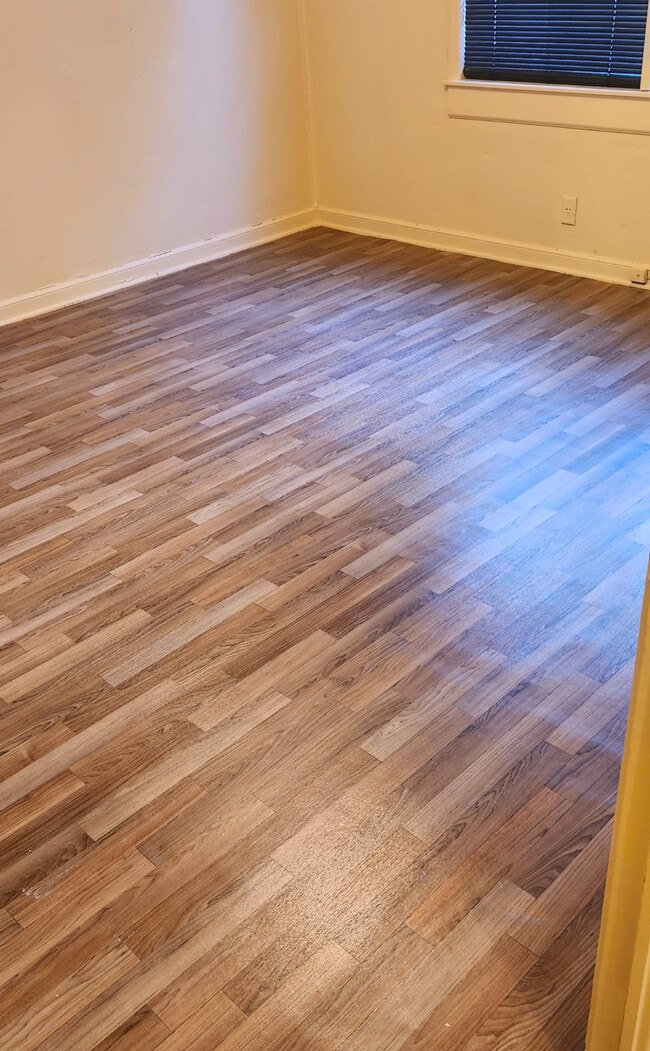 Photo - 1415 W Highland Ave