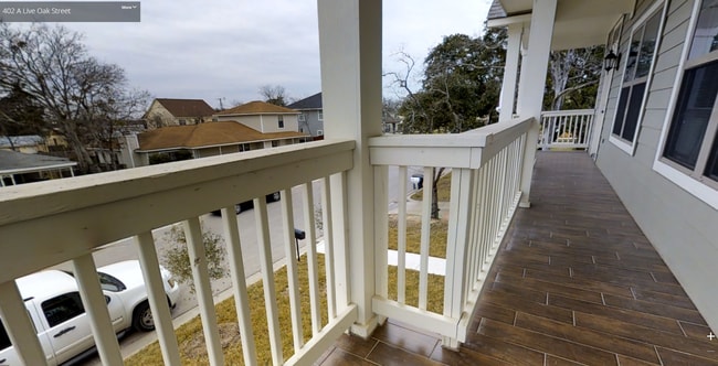 Photo - 402 Live Oak St