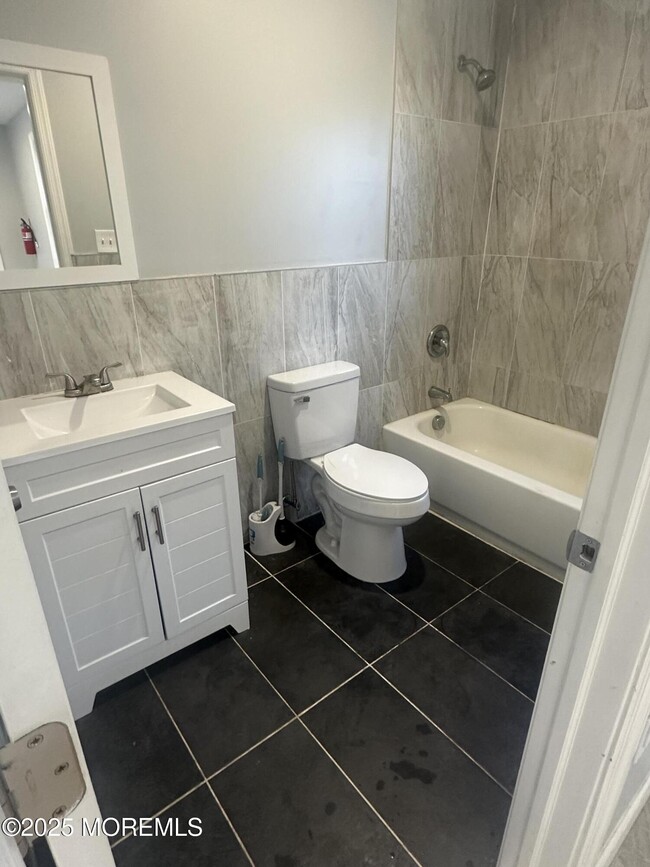 Photo - 240 Perrineville Rd