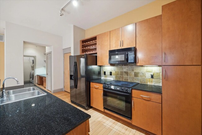 Luxury 1 Bedroom 1 Bathroom Available - Luxury 1 Bedroom 1 Bathroom  Available Condo Unit 3606