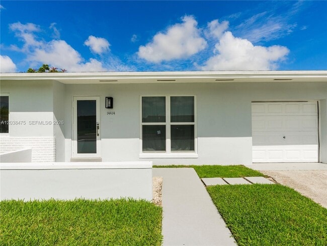 Building Photo - 14414 SW 105th Ct