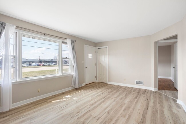 Photo - Three Bedroom Appleton House