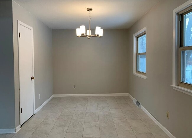 Photo - 402 N Division St