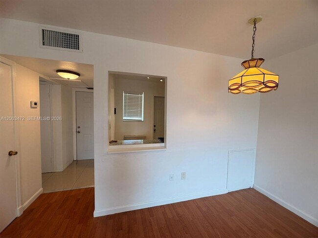 Photo - 20200 NE 27th Ct Unit 35