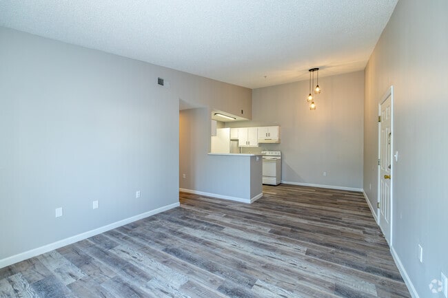 2BR, 2BA - 977SF - Living Room