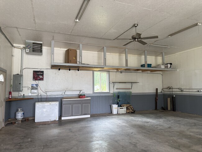 2150 Bay View Dr