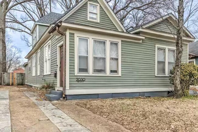 Photo - 2030 Young Ave