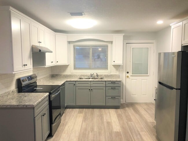 Photo - 100 N Cooper St