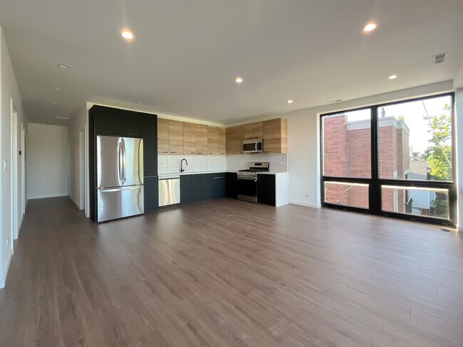 Photo - 3710 N Kenmore Ave