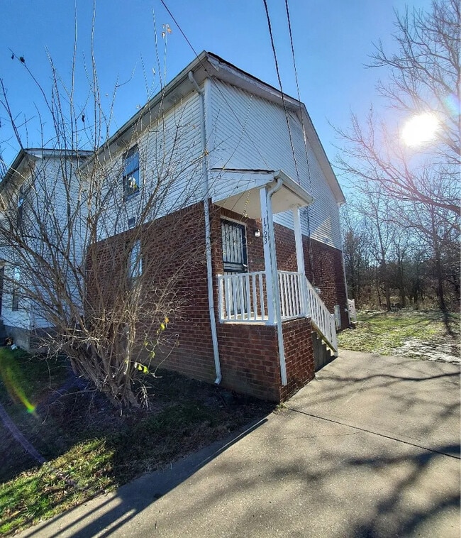 Building Photo - 1723 Westchester Dr Rental