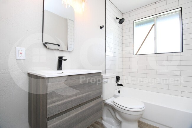 Photo - 2109 W Hayward Ave