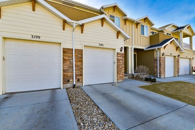 Photo - 3201 W Desert Lily Dr