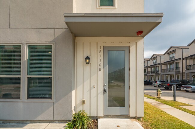 Photo - 18736 Centro Main St