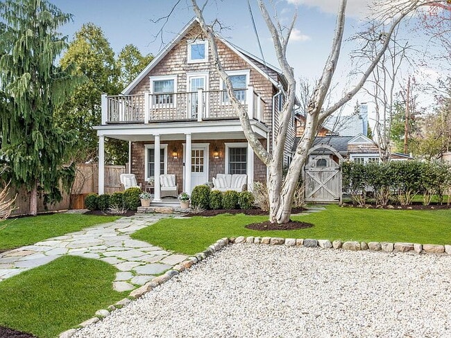 Photo - 4-Bed Oasis in Old Greenwich - Spacious 1,829 Sq Ft with 2 Full Baths!"