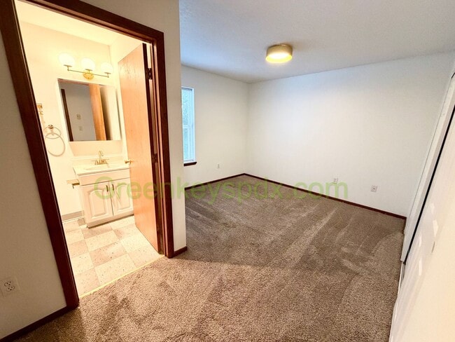 Photo - Muliti-level 2 Bedroom 2 Bath Townhouse in St.Johns