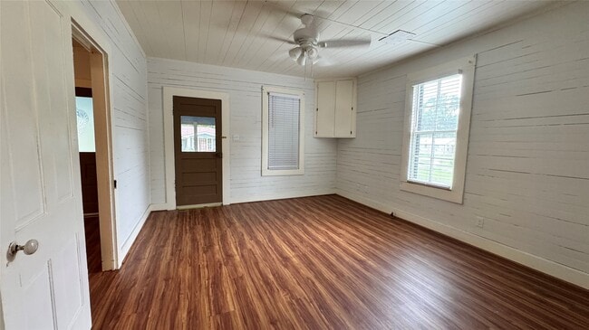 Photo - 9149 Johns St