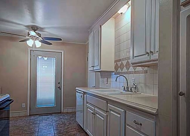 Photo - Great Aksarben location!