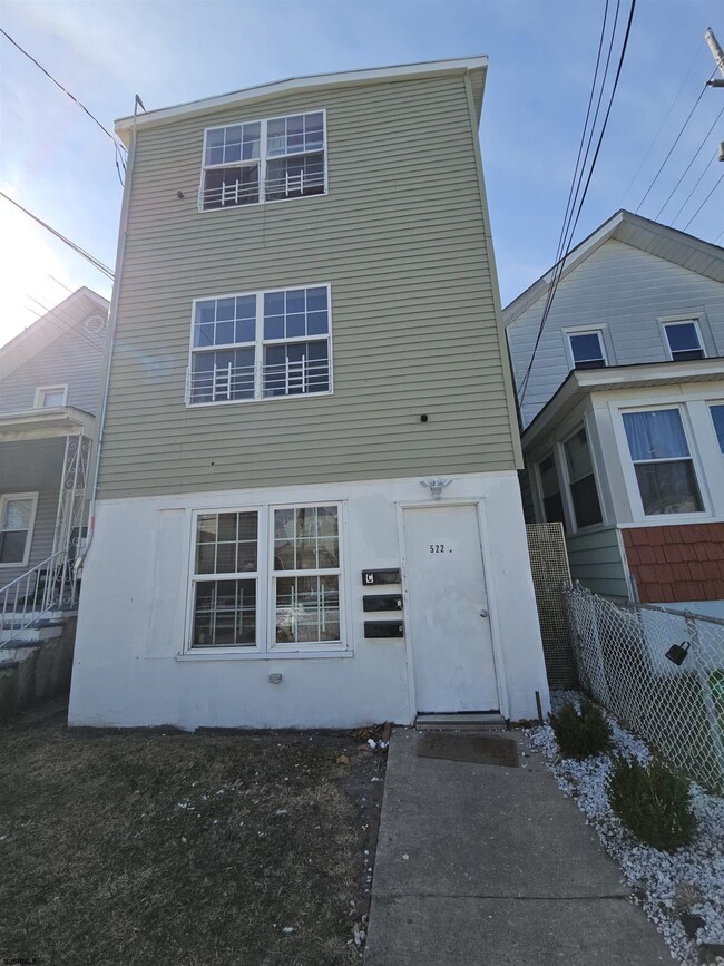 Building Photo - 522 N Indiana Ave Unit 2 Rental