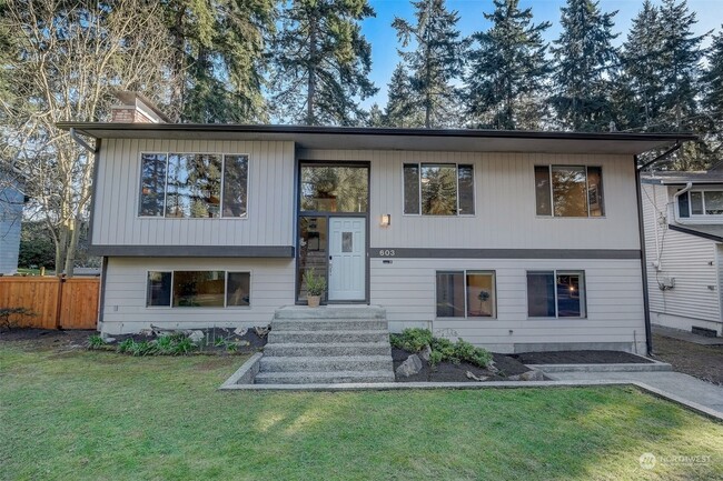 Photo - 603 N 179th St House