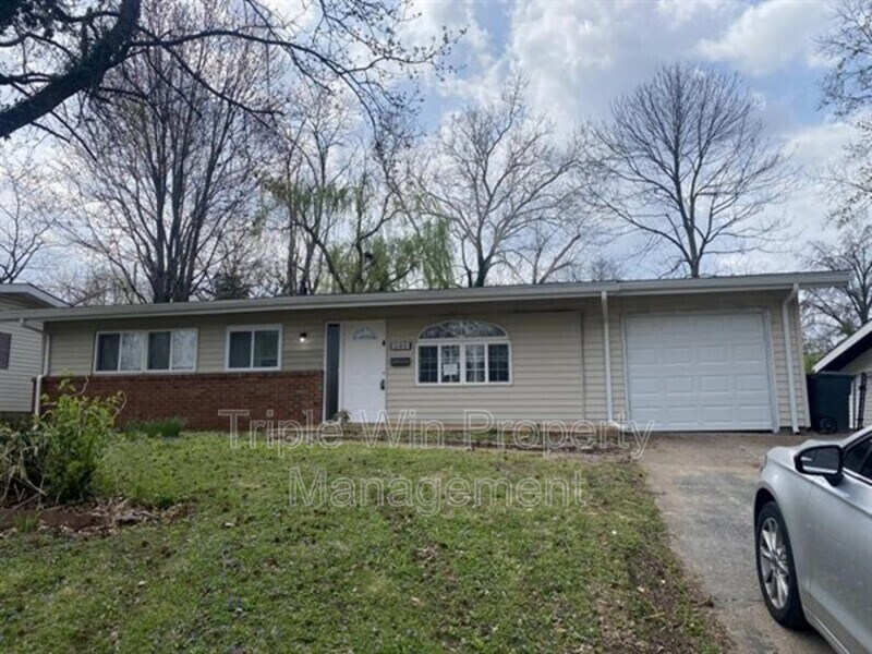 Photo - 2460 St Catherine St