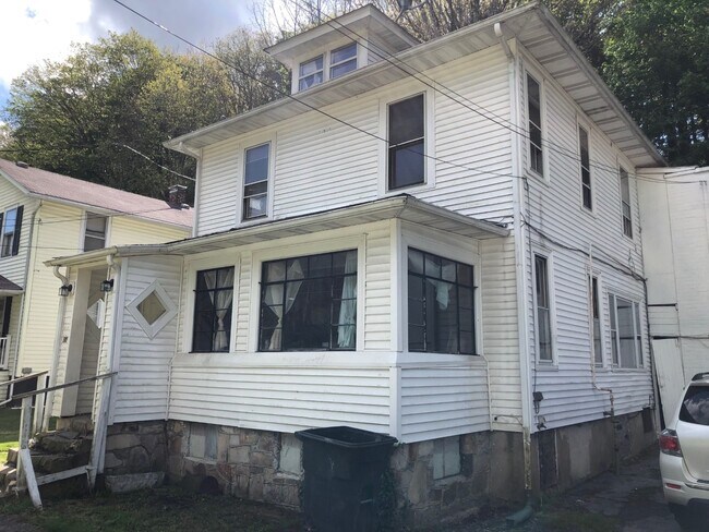 Photo - 454 Union St