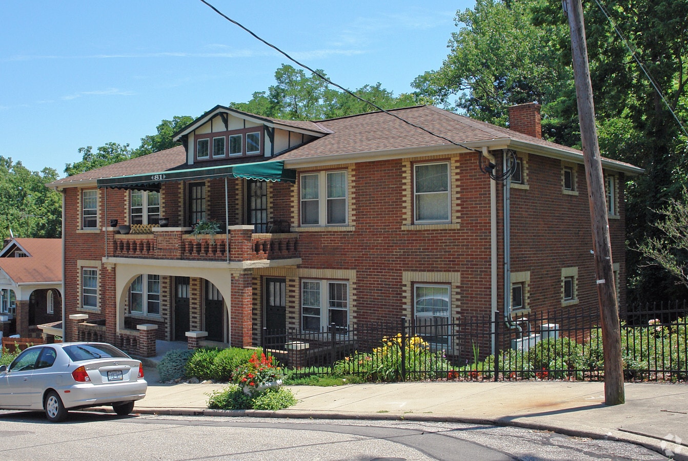 Photo - 81 18th St Apartments