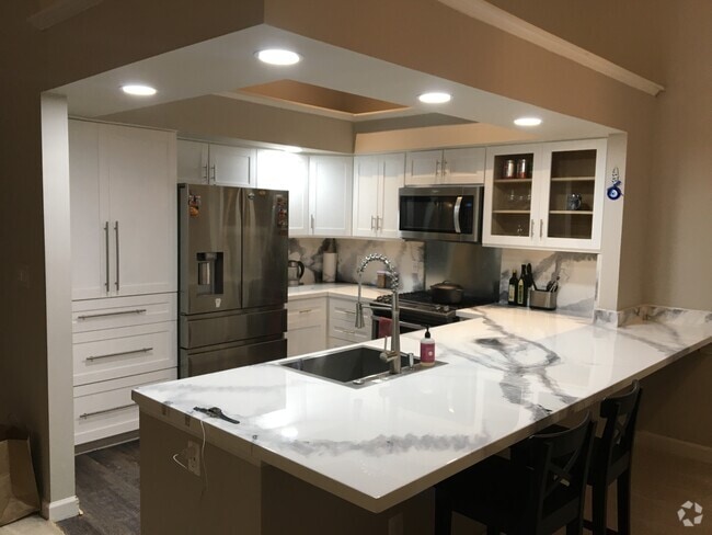 Building Photo - 8317 Bluebird Way Unit M Rental