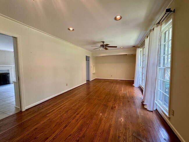 Photo - Idyllic Green Hills Home