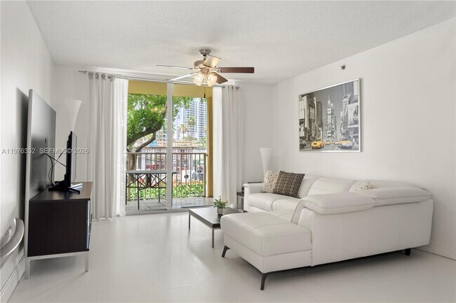 Photo - 19555 E Country Club Dr Unit 8208