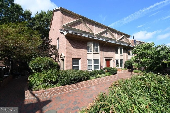 Photo - 601 N Tazewell St