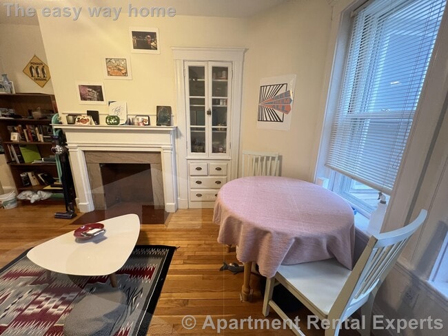 Photo - 331 A Harvard St Unit #2