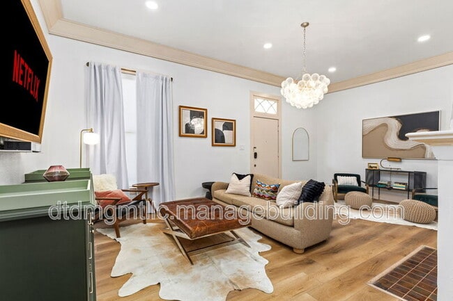 Photo - 110 E Craig Pl Unit 1