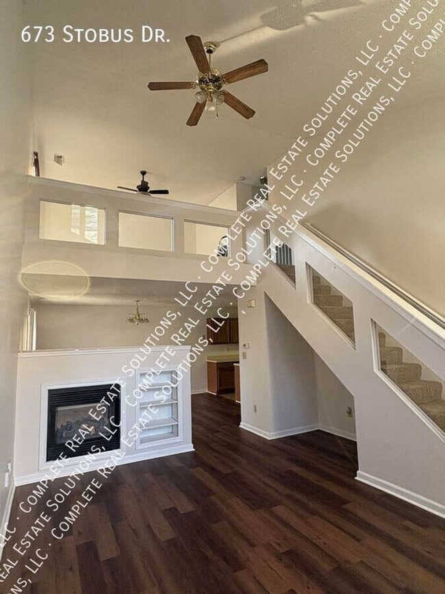 Photo - 673 Stobus Dr