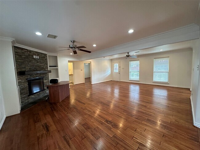 Photo - 8522 Westview Dr