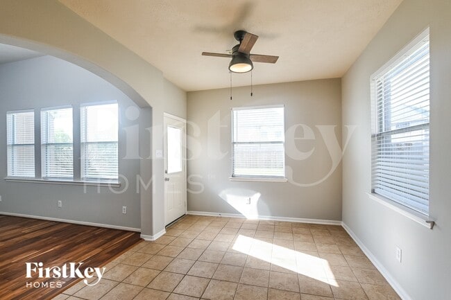 Photo - 5006 Creekside Ave